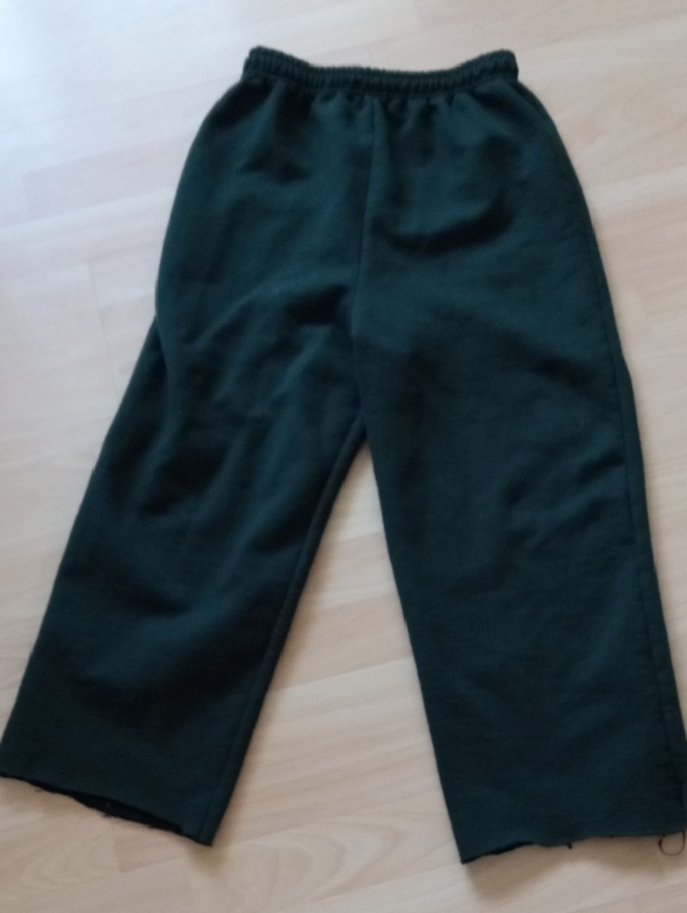 $1,>>>>Gildan Kids Wide-Leg Med  Sweatpants in Dark Green